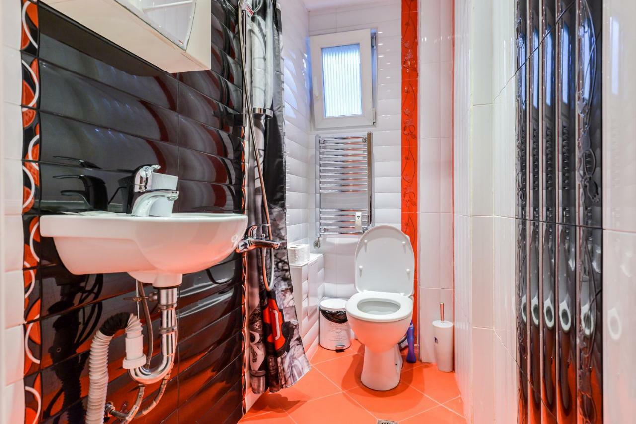 סופיה Top Center The Coffee House One Bedroom Apartment מראה חיצוני תמונה