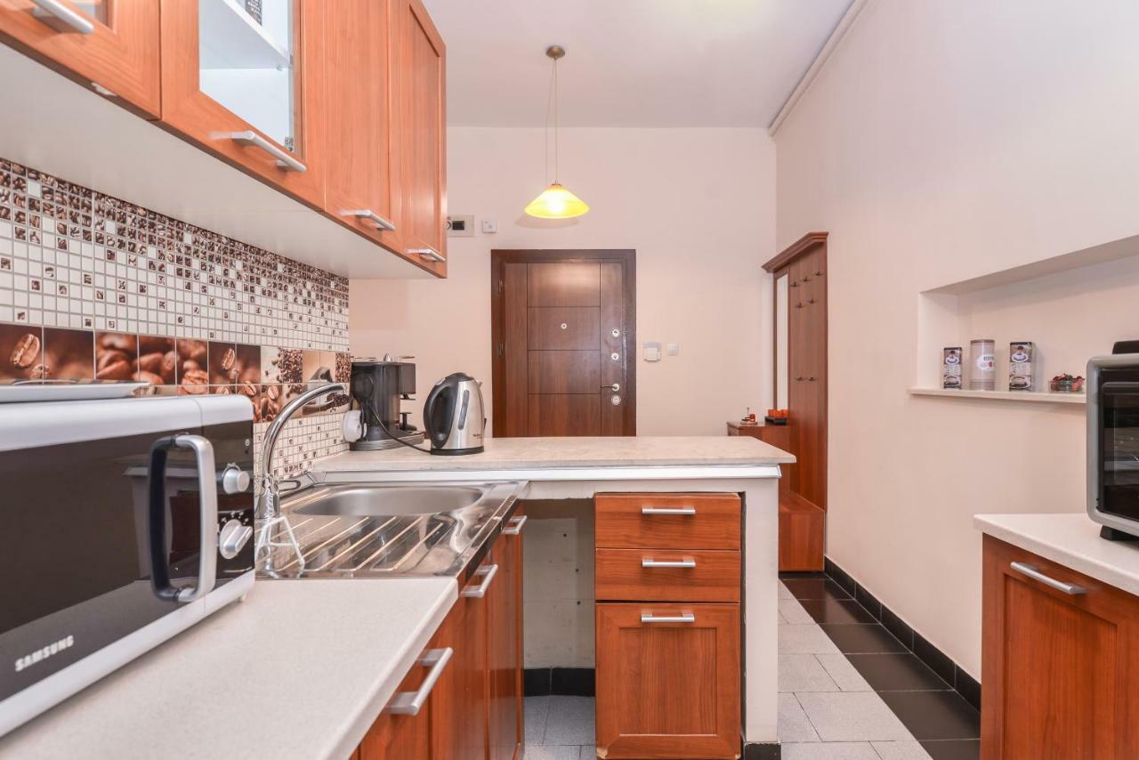 סופיה Top Center The Coffee House One Bedroom Apartment מראה חיצוני תמונה